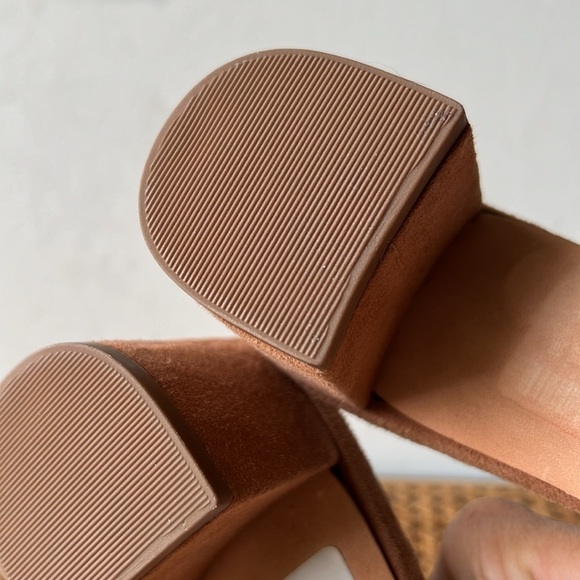 Bernardo Bailey Leather Embroidered Sandal - Picture 7 of 9